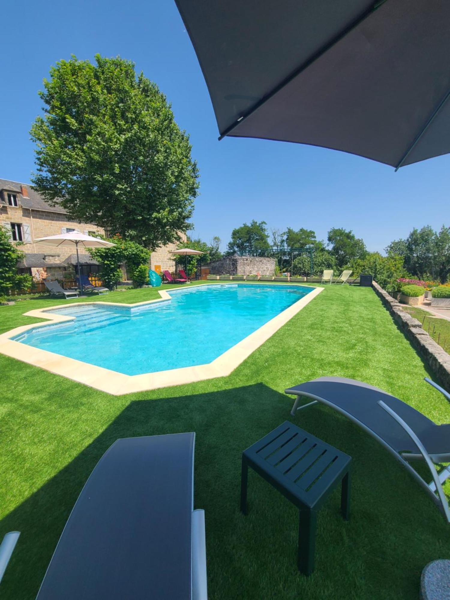 Les Dependances Du Chateau Noailles  Exterior photo